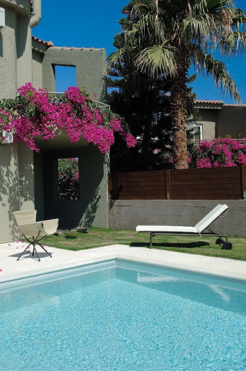 הרסוניסוס Paradise Island Villas מראה חיצוני תמונה