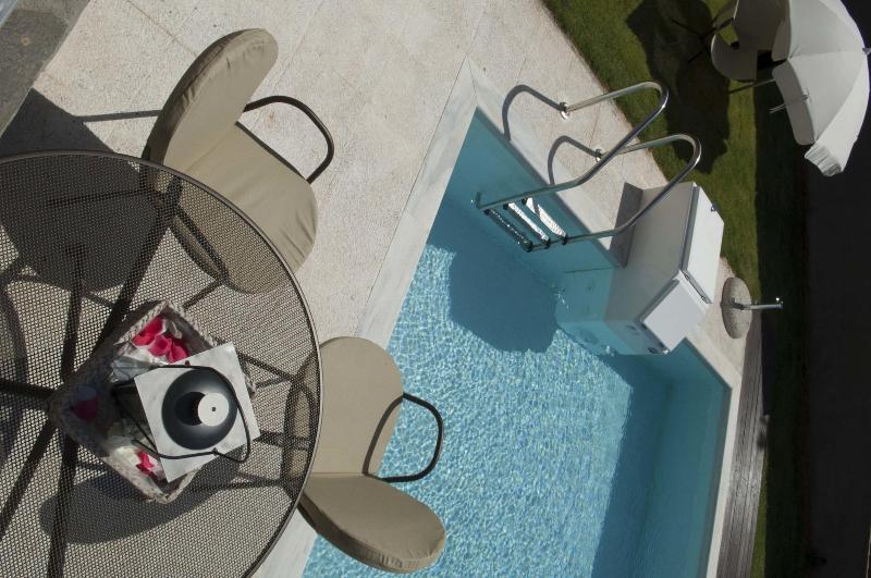 הרסוניסוס Paradise Island Villas מראה חיצוני תמונה