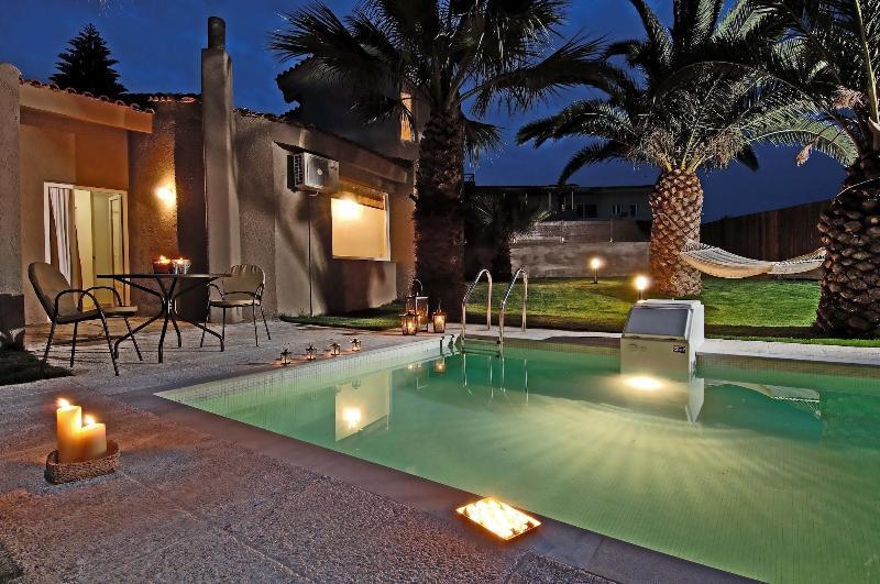 הרסוניסוס Paradise Island Villas מראה חיצוני תמונה