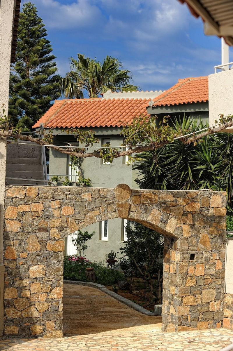 הרסוניסוס Paradise Island Villas מראה חיצוני תמונה